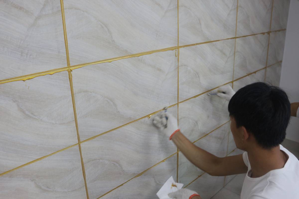 家里瓷砖美缝会变黑施工的时候注意这4点美缝不会再变黑