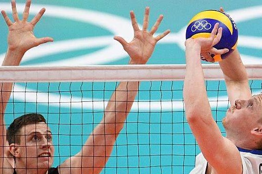 如何运用垫球技巧?以提高你的排球防守,这里有你想要的答案