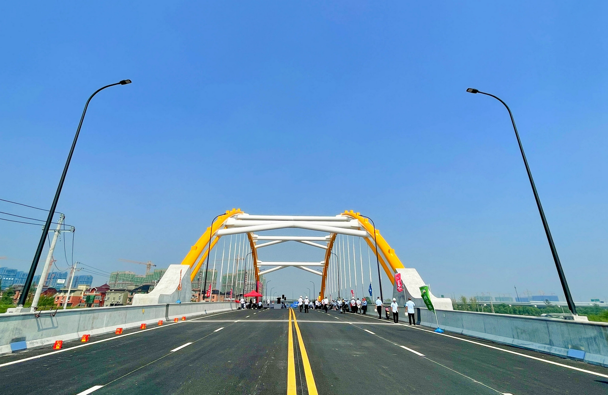 杭州:京杭运河二通道项目首座公路桥通车