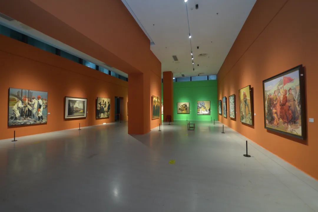 本次展览由中国美术家协会,重庆市文化和旅游发展委员会,长春市文化