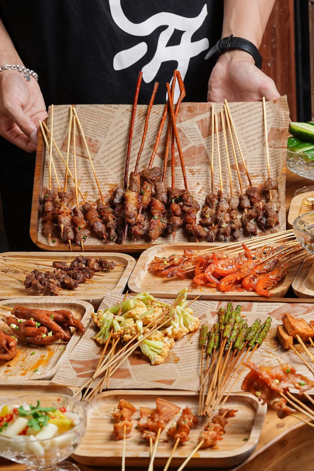 乐探丨霍比特人烧烤店人均20一口吃下一头牛￥108秒294元4人烧烤套餐