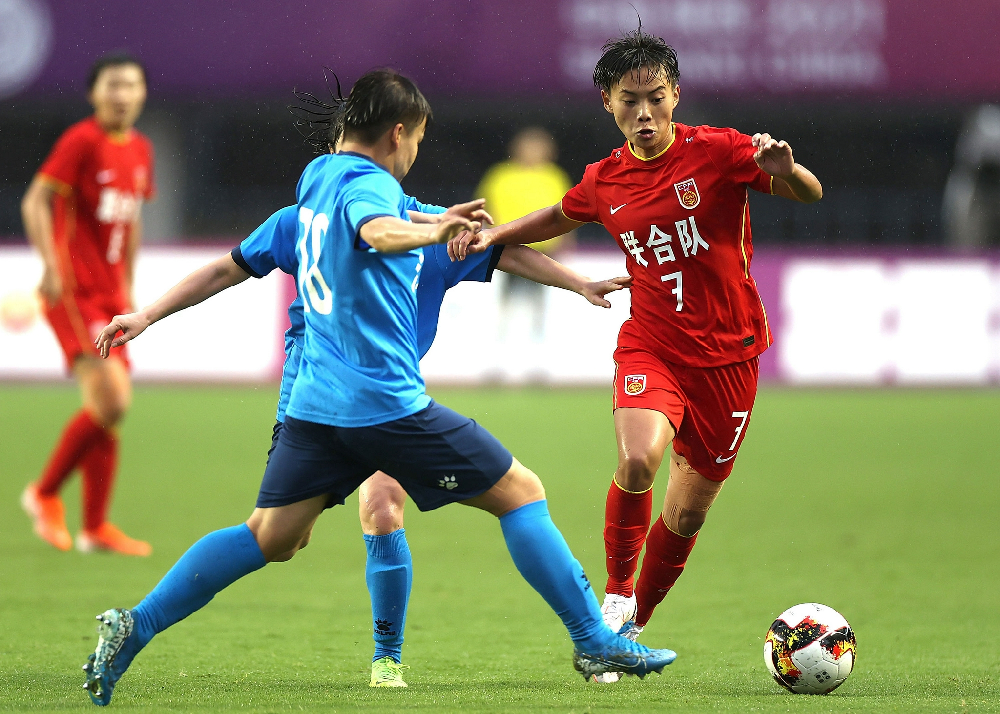 足球——女子成年组:联合队战胜江苏队