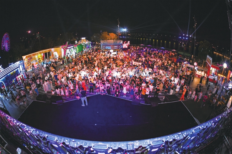 首创啤酒节千人沉浸式剧本杀,打造岭南超大的户外酒吧——摩天轮酒吧