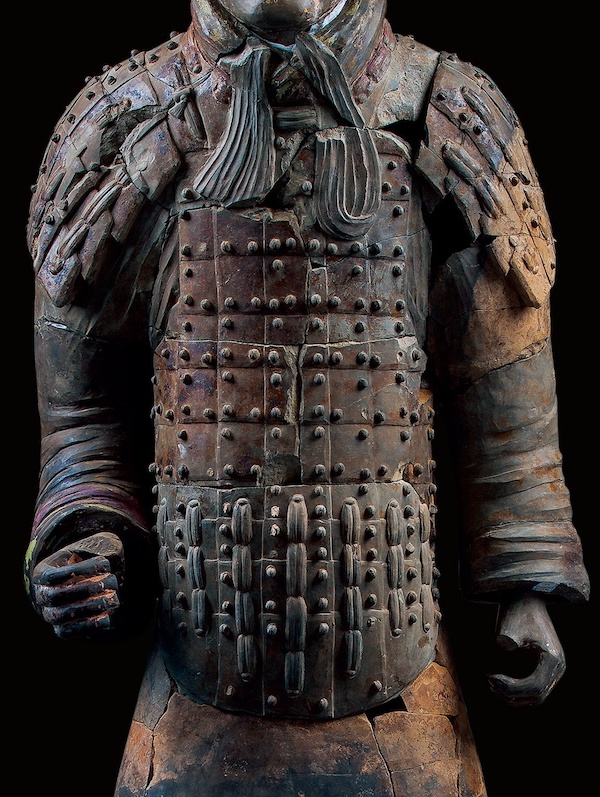 兵马俑不同的铠甲——兵马俑的铠甲严格按照秦朝士兵着装要求进行制作