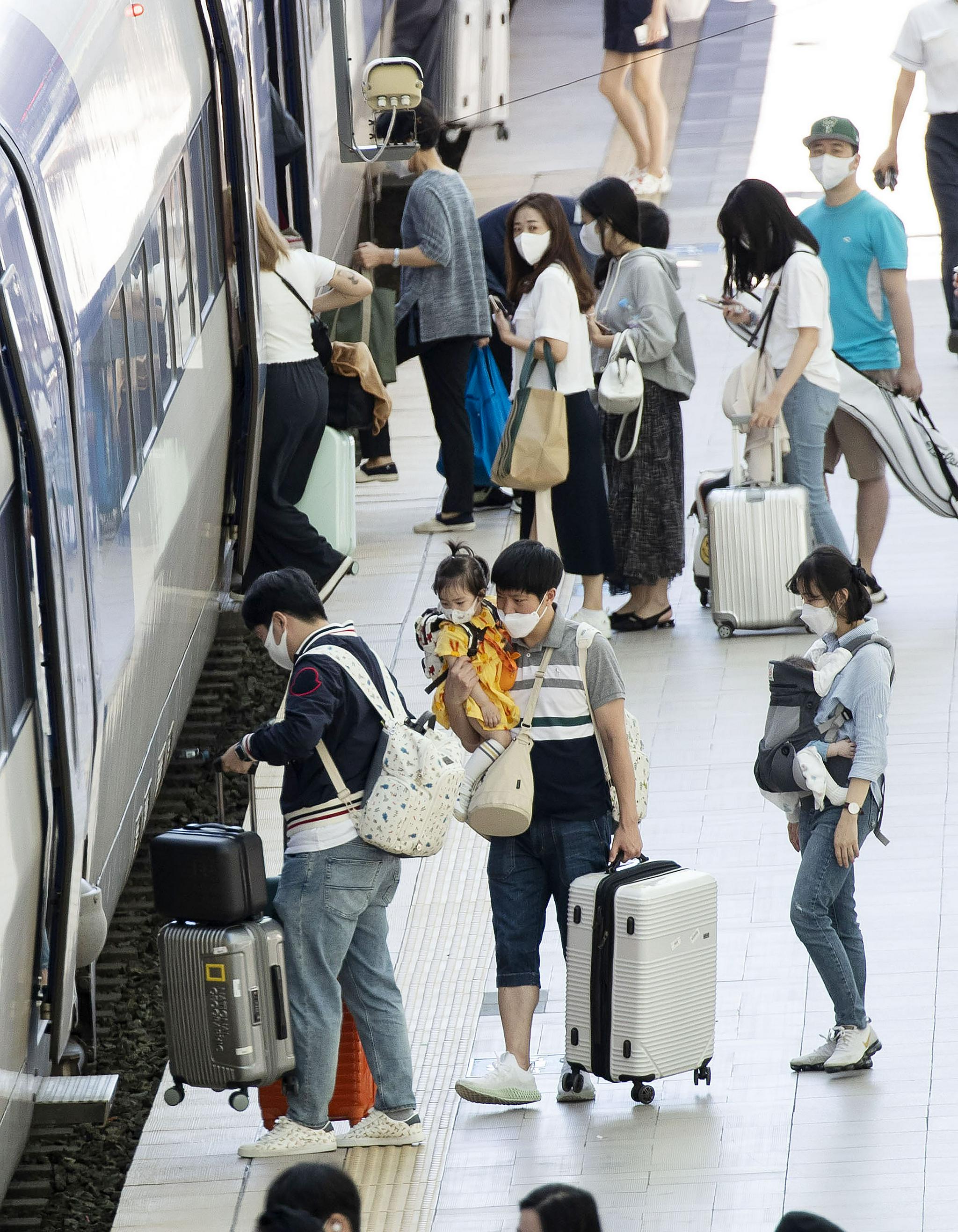 韩国疫情中迎来中秋假期返乡潮