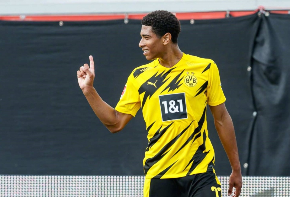 18岁英格兰小将闪耀欧洲！被认为将打破转会费纪录，曾与曼联擦肩休闲区蓝鸢梦想 - Www.slyday.coM