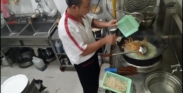 中秋佳节大厨分享一道农家特色美食,吃一次还想第二次休闲区蓝鸢梦想 - Www.slyday.coM