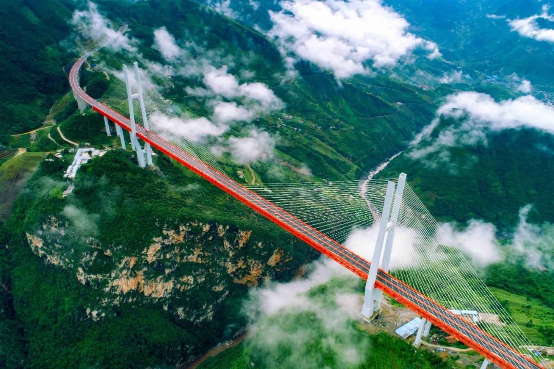 3000年才能建成?中国3年就完工,世界第一高桥,狠抽美国老脸