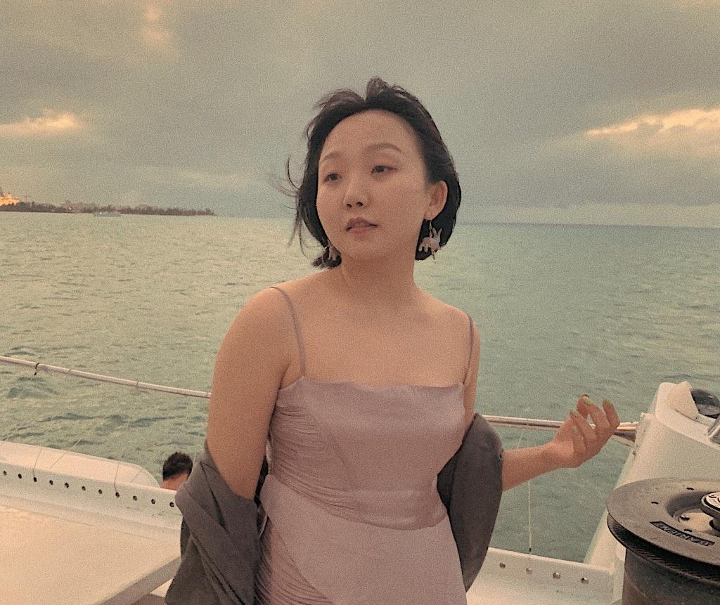 辣目洋子胖得坦荡体重超120斤仍爱穿吊带裙骨子里的自信真美