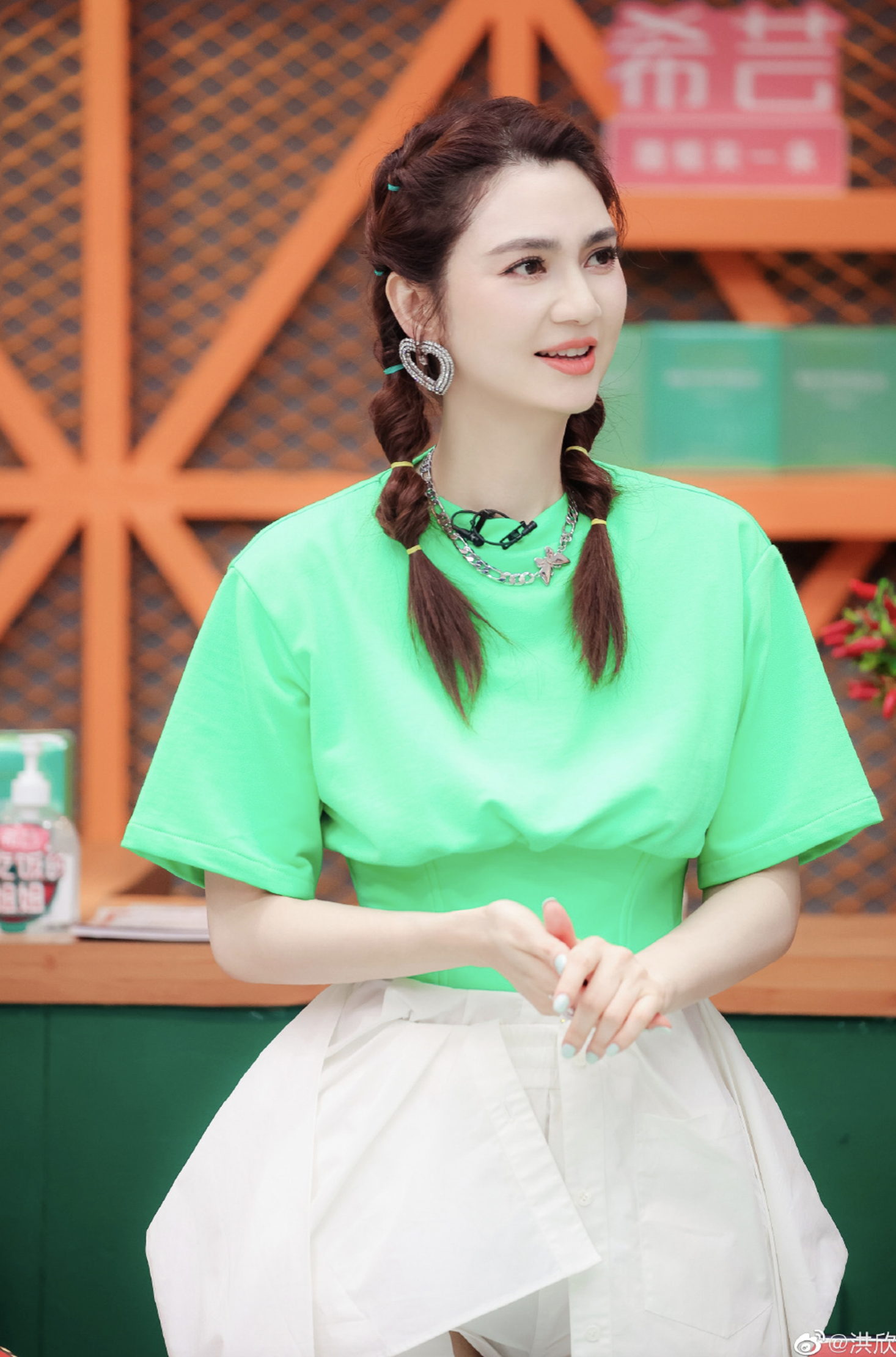 洪欣自曝多次反对儿子入行,21岁张镐濂帅气有型,初中