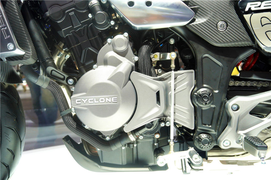 这也是来自宗申与诺顿联合开发的550cc双缸发动机的首次应用