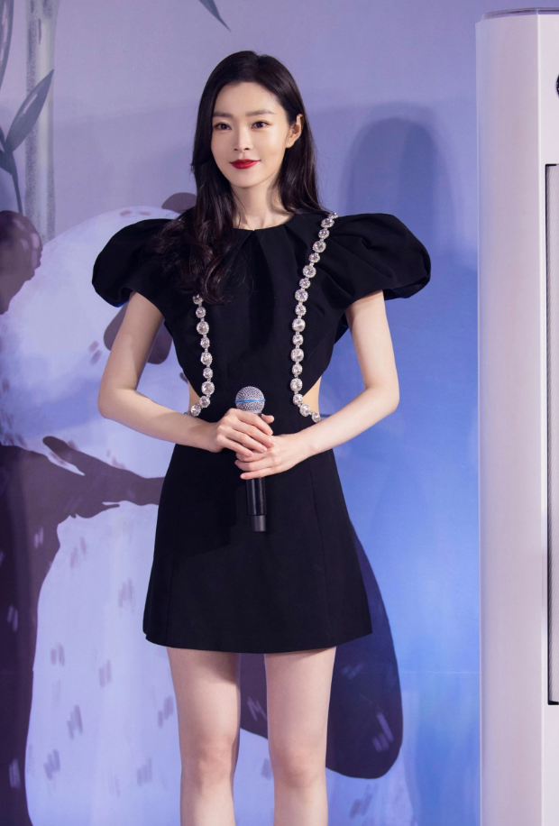 宋轶日常私服照,假两件短裤个性十足,慵懒不乏精致感|宋轶|假两件