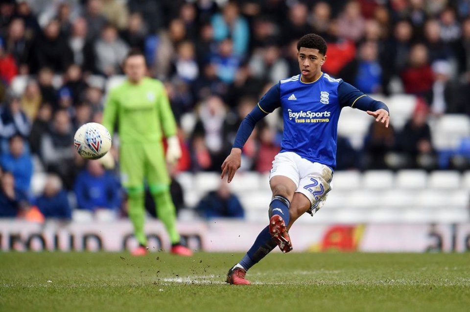 18岁英格兰小将闪耀欧洲！被认为将打破转会费纪录，曾与曼联擦肩休闲区蓝鸢梦想 - Www.slyday.coM