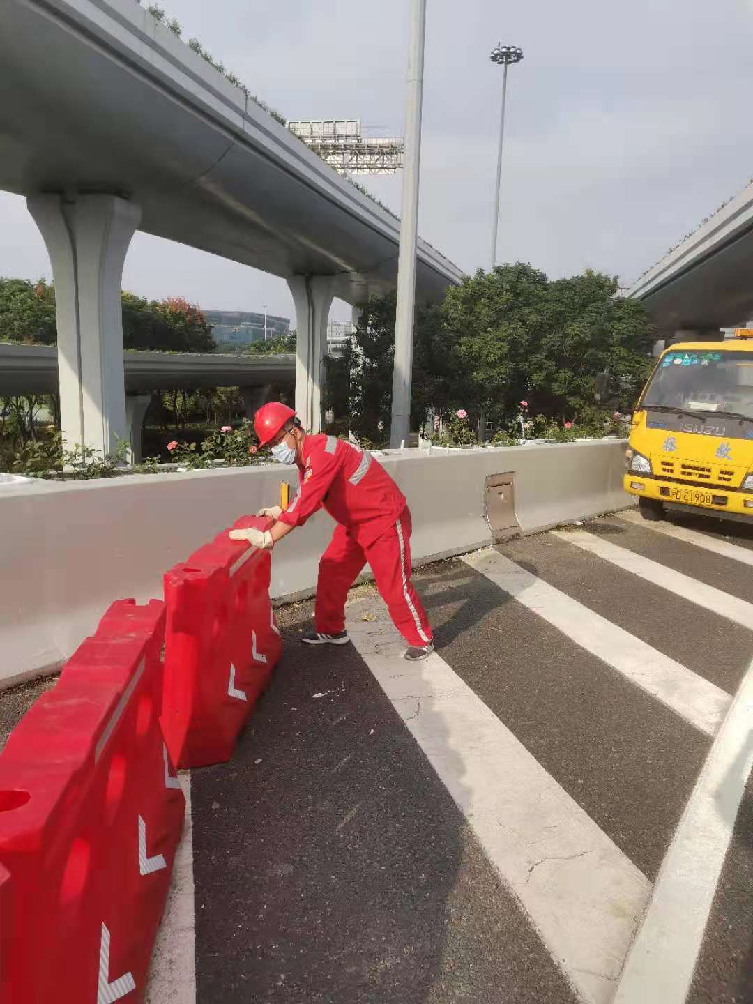 一个人的中秋休闲区蓝鸢梦想 - Www.slyday.coM