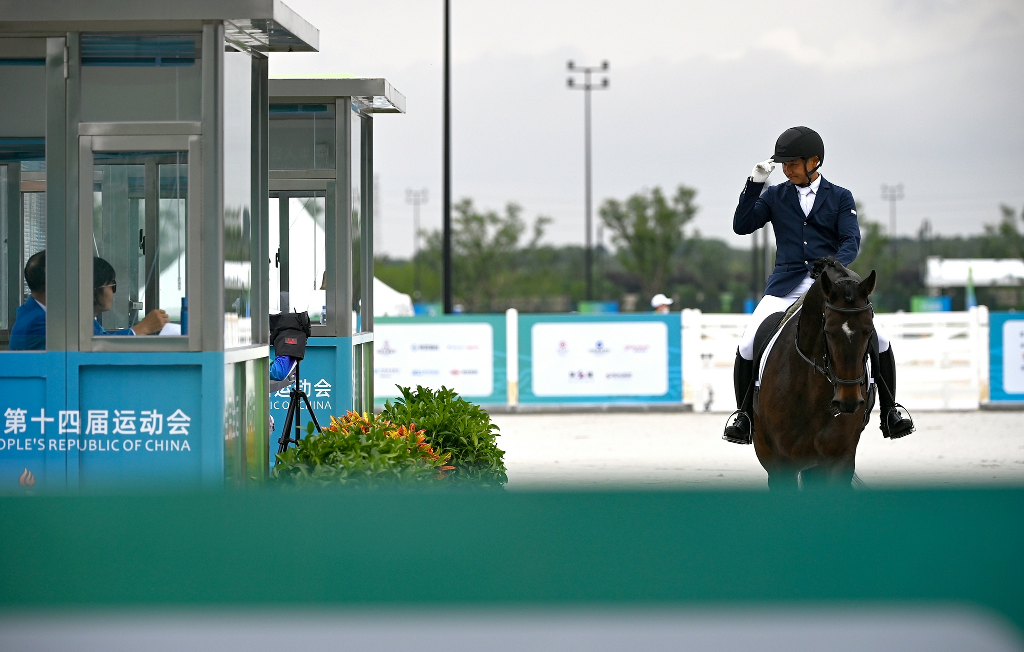 马术——三项赛团体赛盛装舞步赛况|马术|江苏队|上海队_新浪新闻