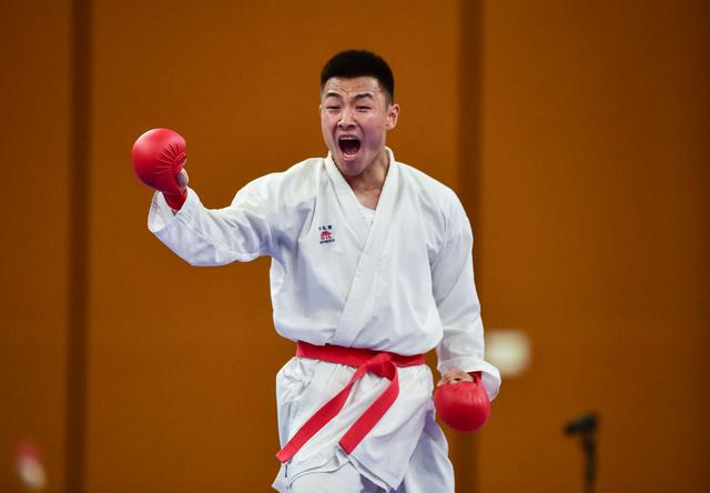 空手道赛场,山西队斩获铜牌