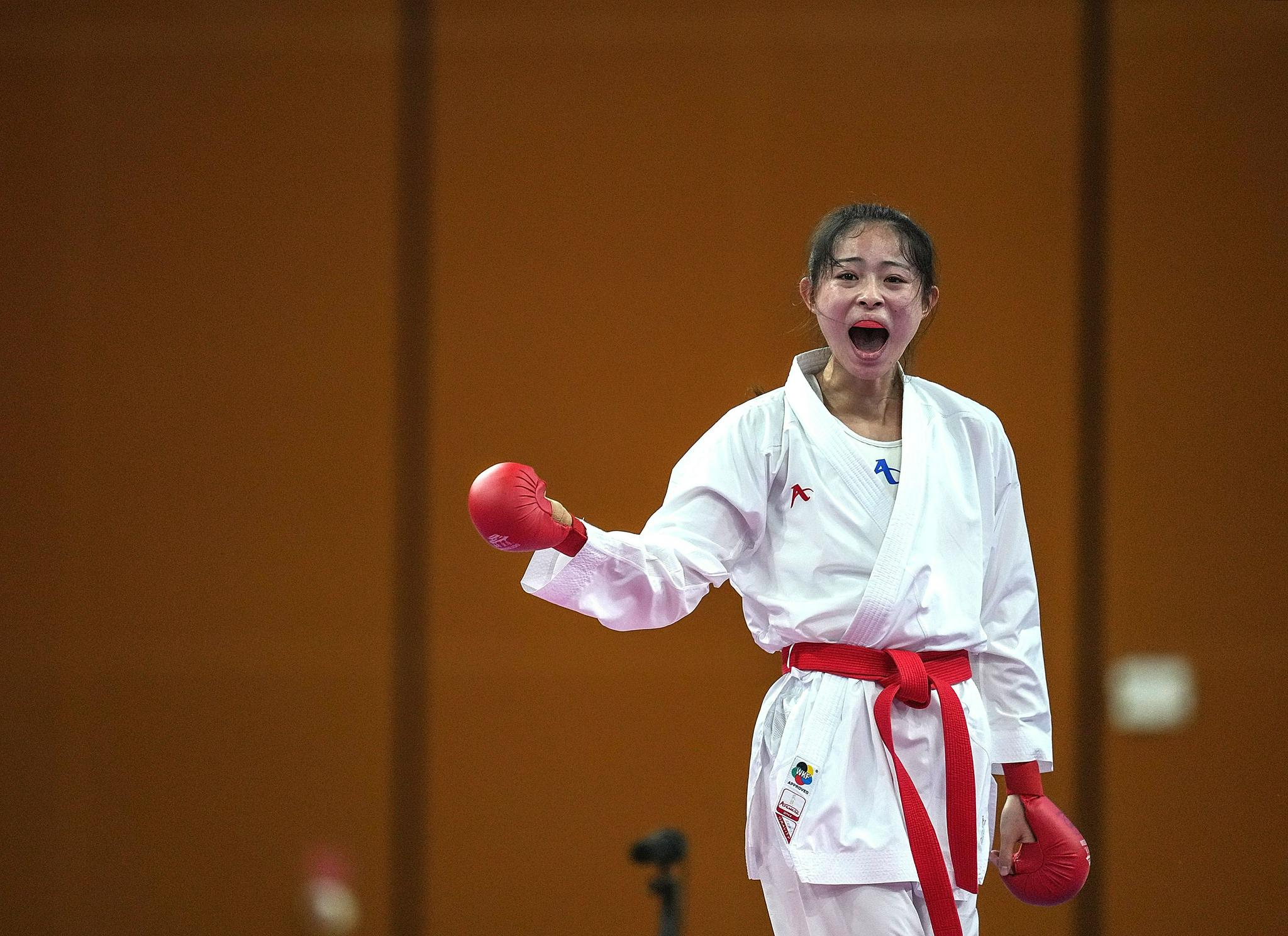 空手道——女子61公斤以上级决赛:龚莉夺冠|龚莉|空手道|北京队_新浪