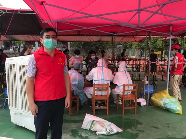 厦门上百名"住房人"下沉一线共筑抗疫堡垒