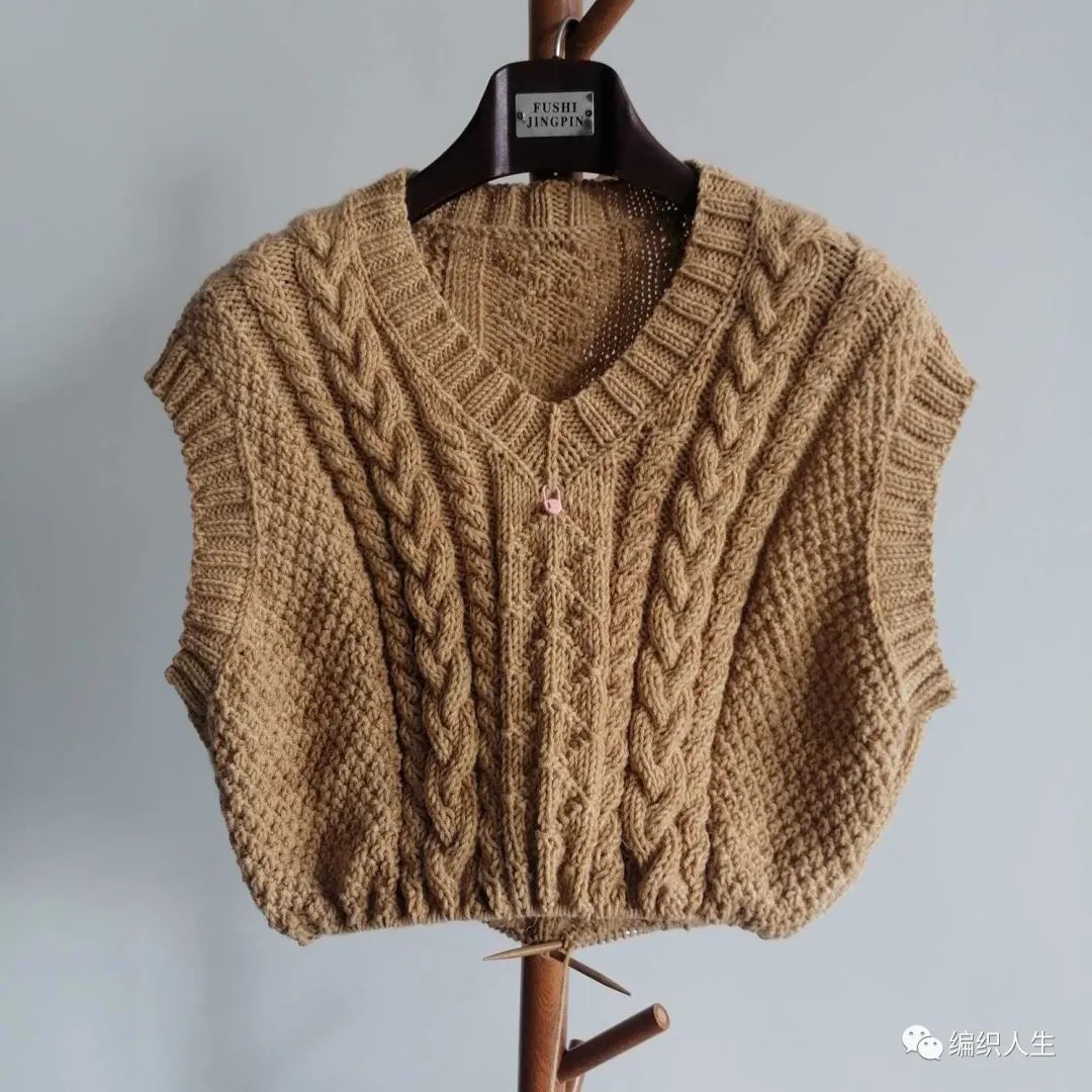 秋:秋季百搭喵夫人家大雪手染线女士背心(有编织图解)|前片|肩部|v领