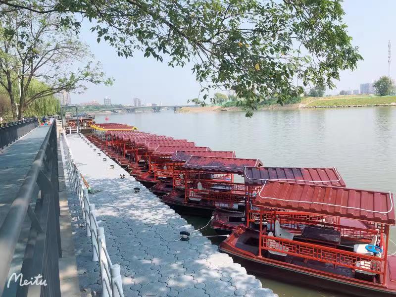 画舫游 迎中秋  上浮桥码头投放20艘仿古画舫电瓶船