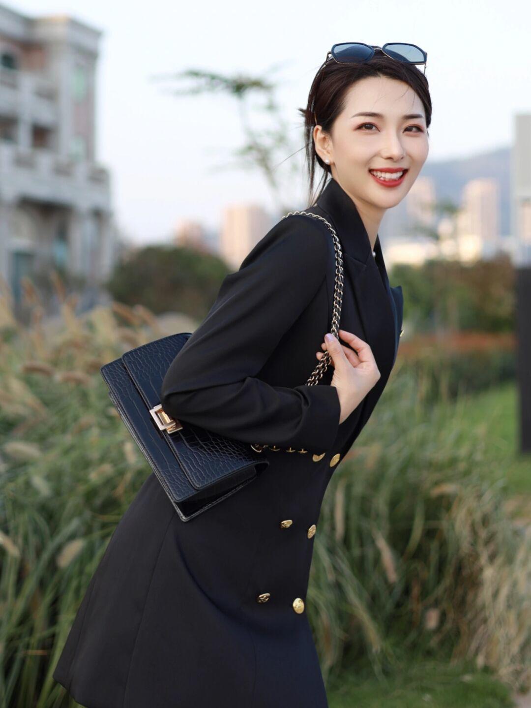 职业风穿搭很沉闷学会以下几款女人味造型轻松美得出彩