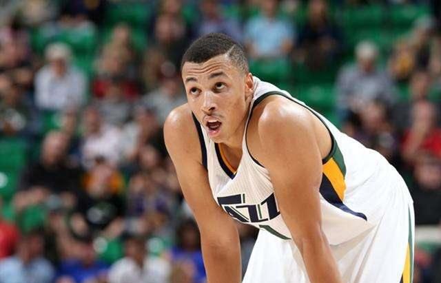 火箭和掘金先后进行阵容补强,前者签下艾克萨姆,后者签下前锋彼得