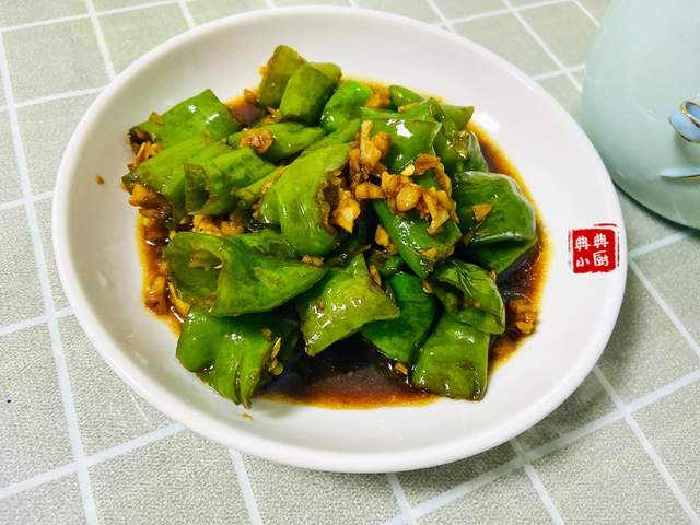 蒜泥青椒鲜香入味我感觉比虎皮青椒还好吃