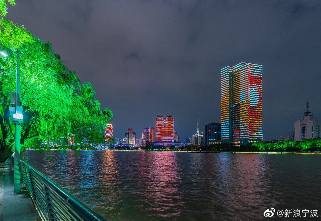 惊艳宁波三江口中秋灯光秀