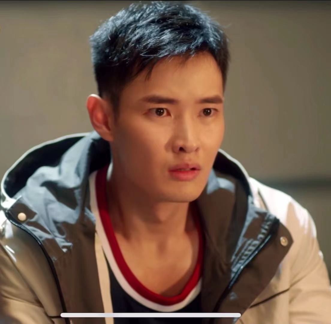 齐纪深出演双面神探小角色大作用