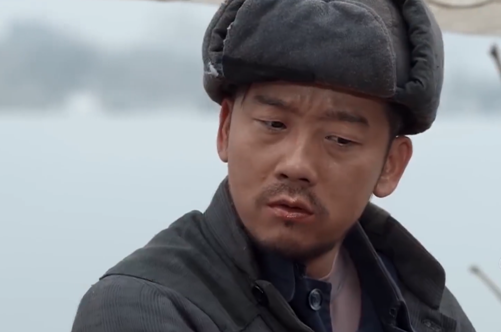 演员陈创因为长得丑被导演安排演条狗没想到他演成了影帝