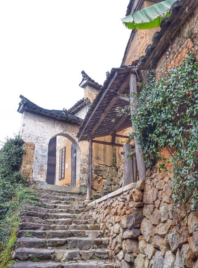 浙江经济落后的城市,仙侠剧来这里取景,有一个神秘的少数民族休闲区蓝鸢梦想 - Www.slyday.coM 浙江经济落后的城市,仙侠剧来这里取景,有一个神秘的少数民族休闲区蓝鸢梦想 - Www.slyday.coM