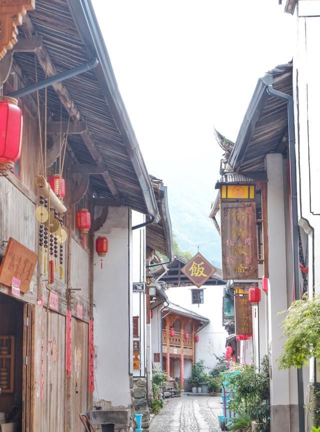 浙江经济落后的城市,仙侠剧来这里取景,有一个神秘的少数民族休闲区蓝鸢梦想 - Www.slyday.coM 浙江经济落后的城市,仙侠剧来这里取景,有一个神秘的少数民族休闲区蓝鸢梦想 - Www.slyday.coM