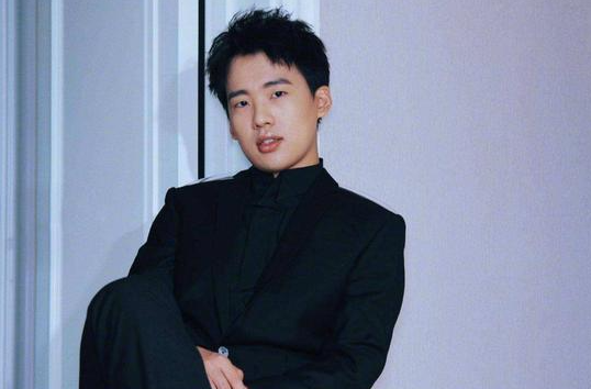 浙江台再次闯祸,放庸俗歌曲侮辱德云少班主,背后究竟有多不光彩休闲区蓝鸢梦想 - Www.slyday.coM 浙江台再次闯祸,放庸俗歌曲侮辱德云少班主,背后究竟有多不光彩休闲区蓝鸢梦想 - Www.slyday.coM