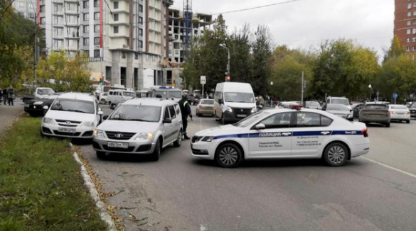 俄罗斯一大学突发枪击致8死24伤，学生惊恐跳窗求生！惊动普京休闲区蓝鸢梦想 - Www.slyday.coM