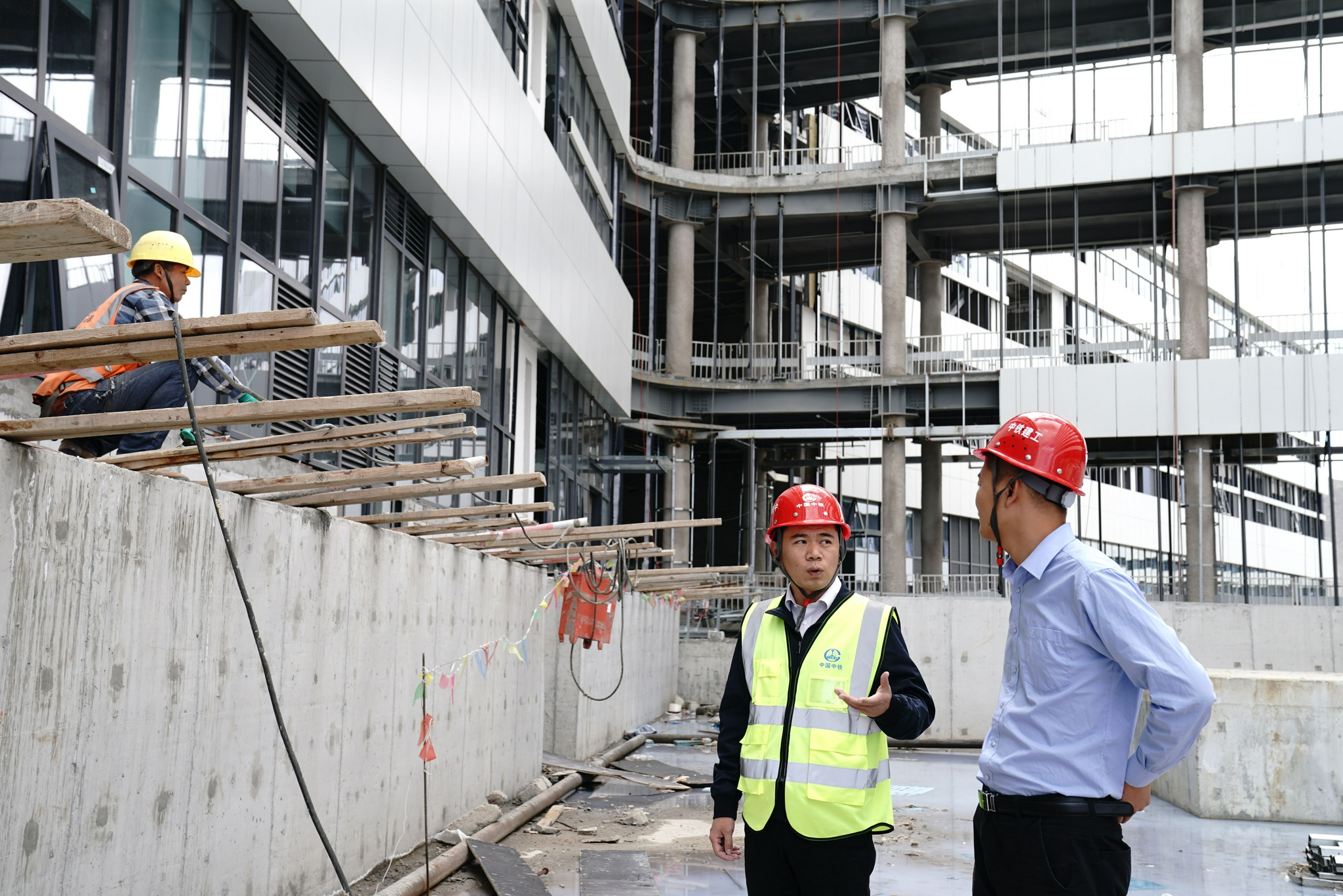 新华全媒+｜隔空举杯共明月——感受高原建设者的中秋思念休闲区蓝鸢梦想 - Www.slyday.coM