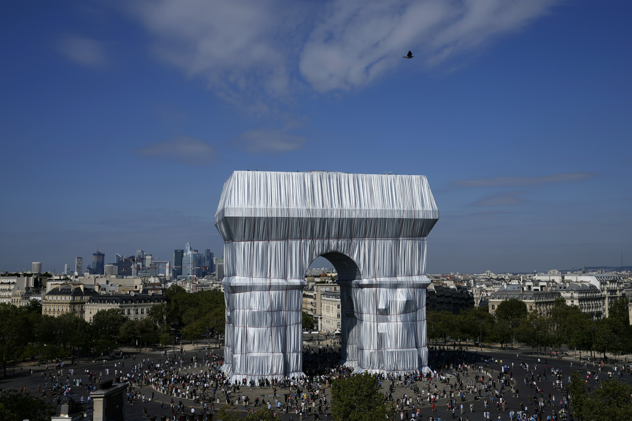 欣赏穿上"新衣"的凯旋门|新华社|法国巴黎|凯旋门_新浪新闻