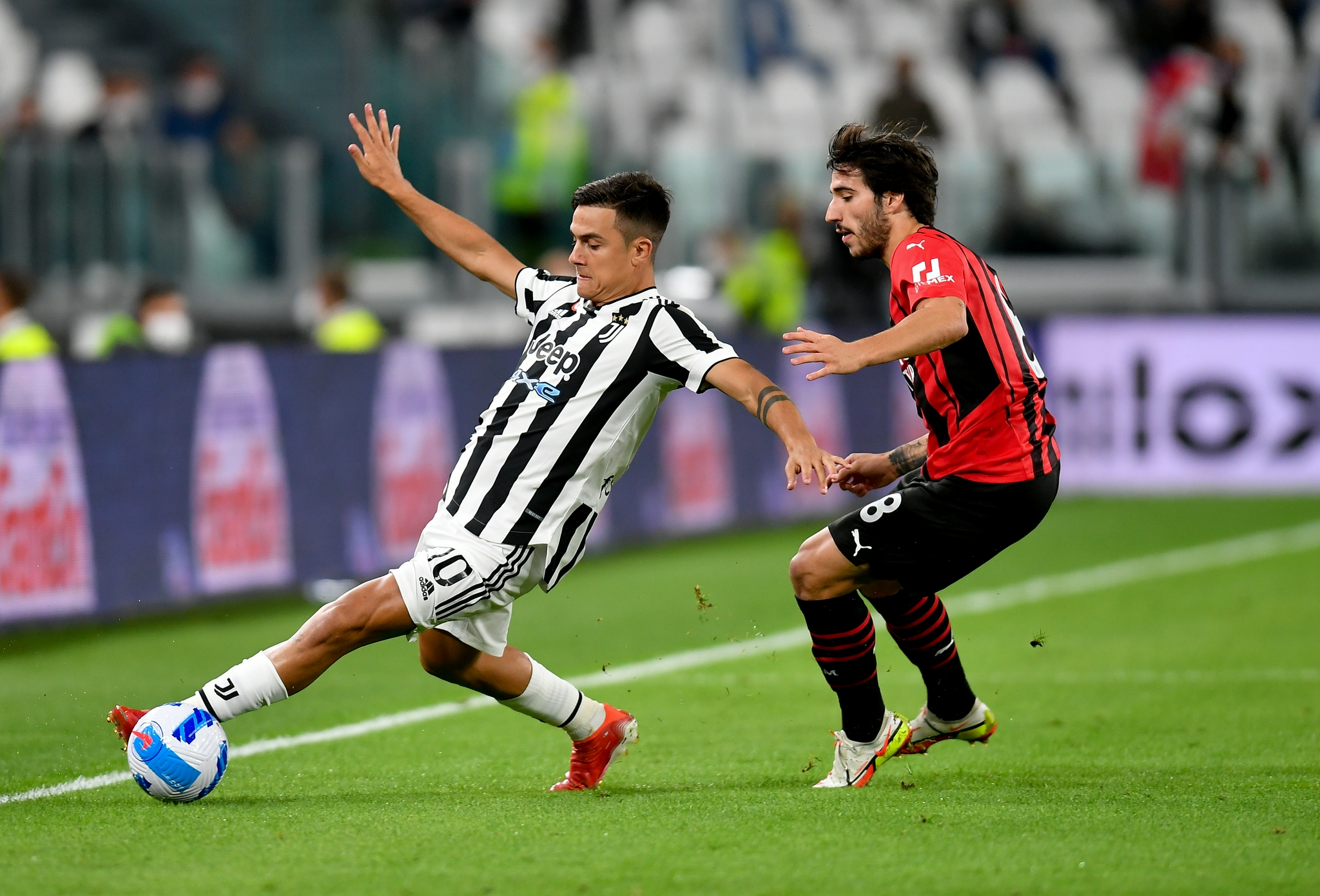 足球意甲尤文图斯平ac米兰