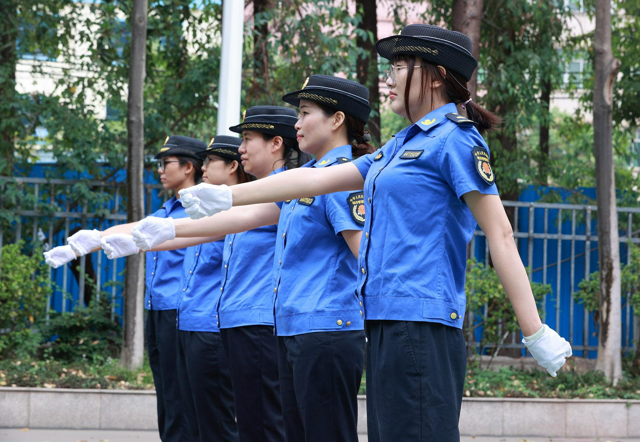 【东莞玉兰100故事】厚街女子中队:同心共建巾帼队伍,柔性执法为民
