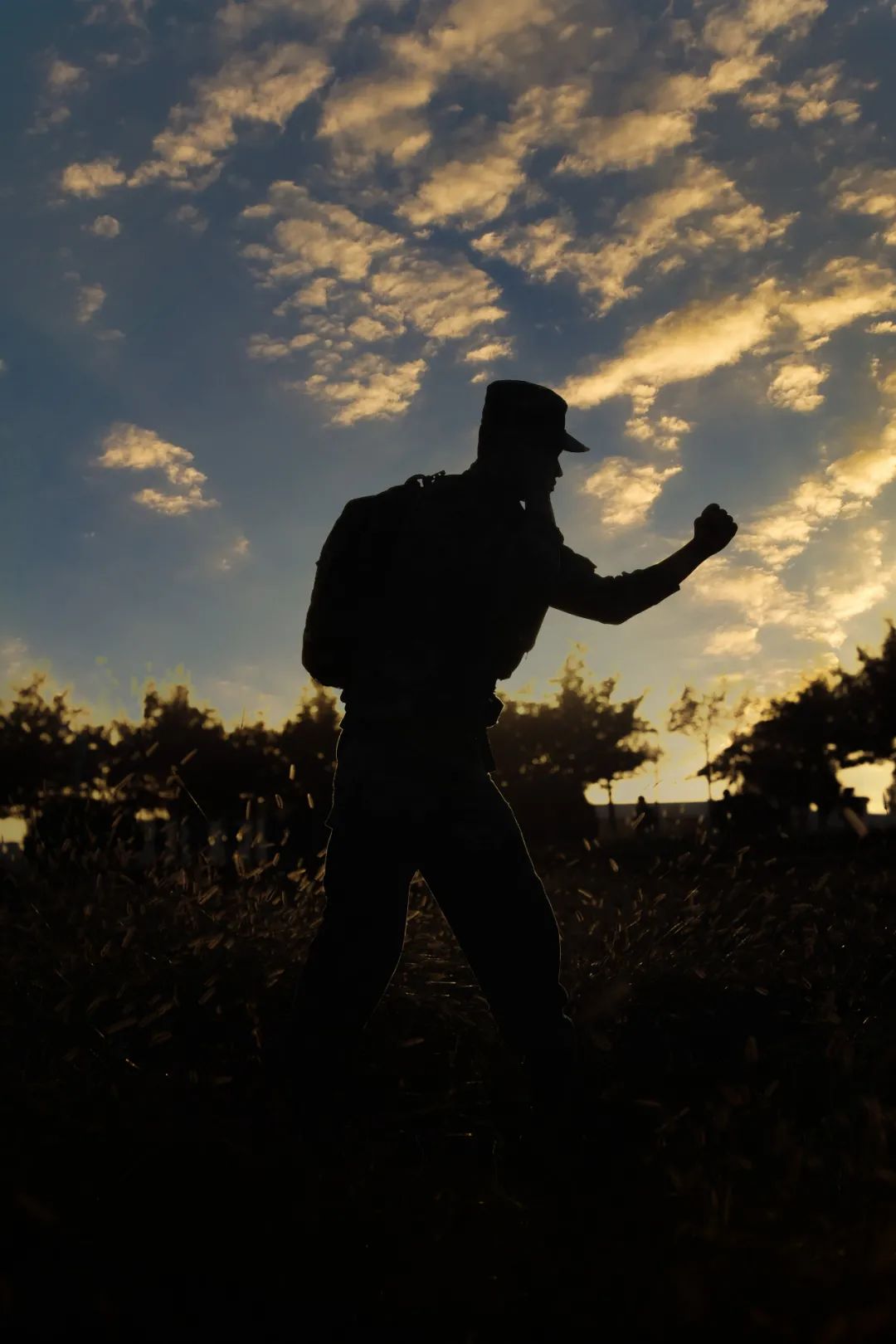 不了家 但官兵们仍然坚守战位 守护万家团圆 军人的中秋有着一丝遗憾