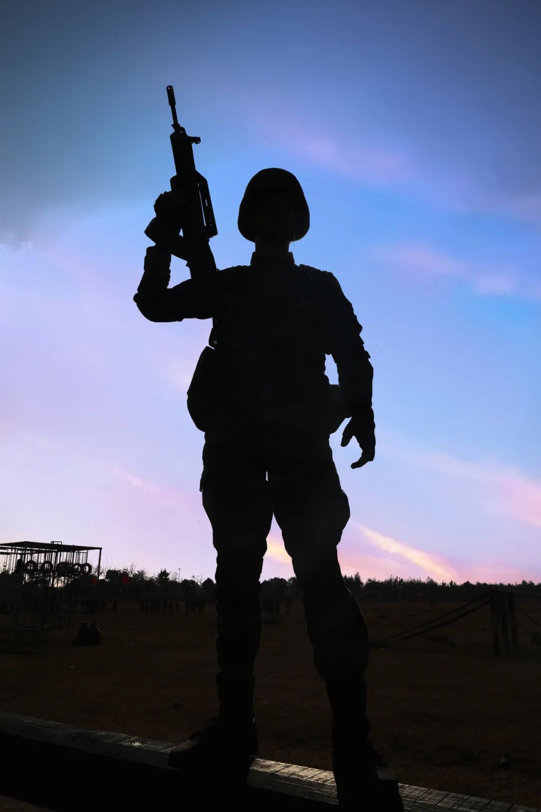 中秋节兵哥哥的这组剪影看哭了