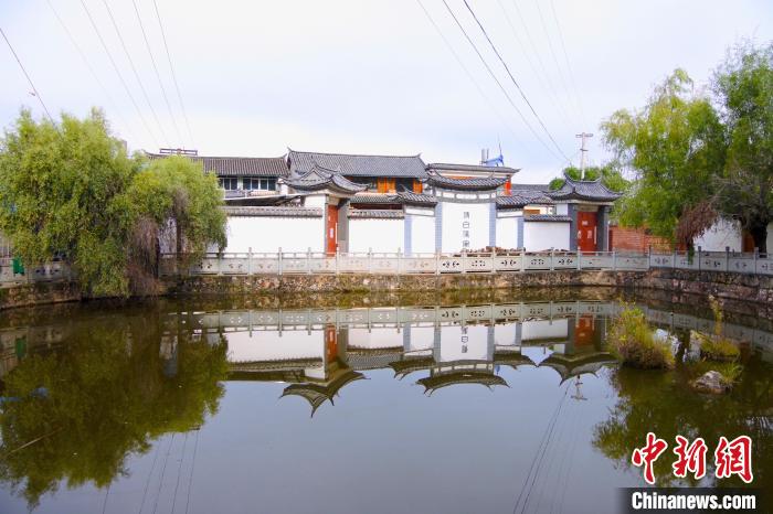 图为云南省大理州剑川县桑岭村村景。　罗婕摄