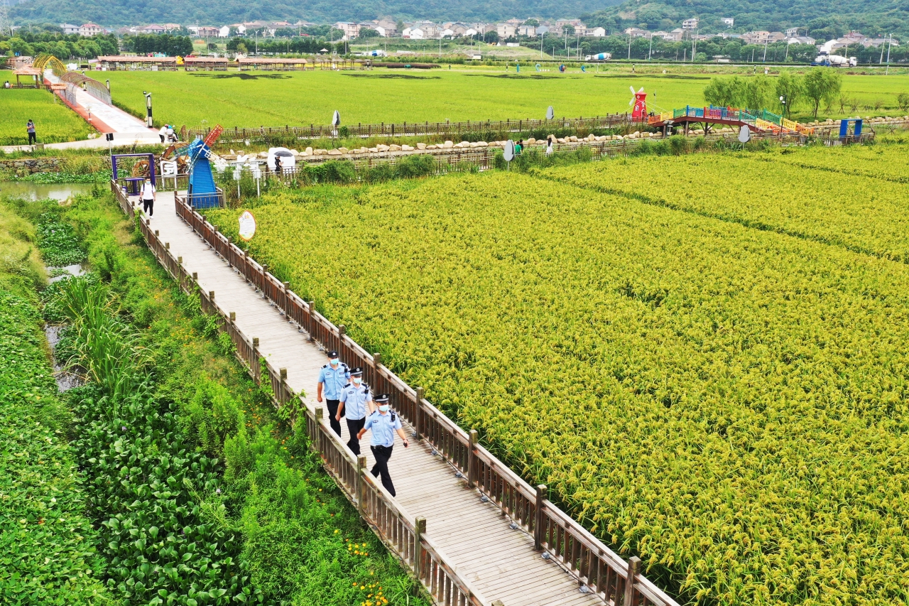 田园风"警" 普陀展茅派出所民警护平安|派出所|民警|舟山市_新浪新闻
