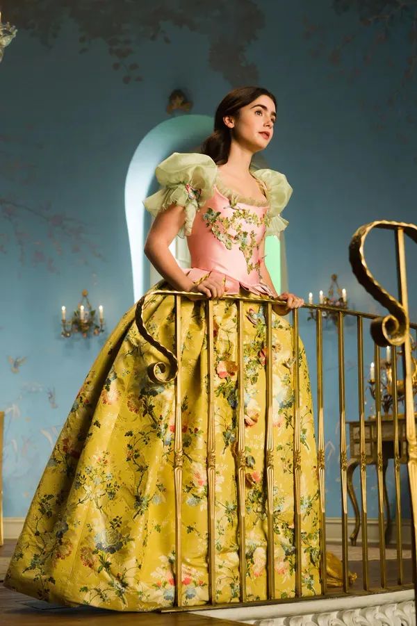 沾喜气爱情事业双丰收的lilycollins为什么会如此好运