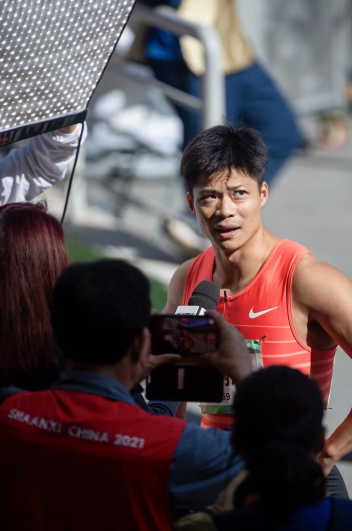 史上最强男子全运百米，苏炳添首秀轻松晋级！休闲区蓝鸢梦想 - Www.slyday.coM