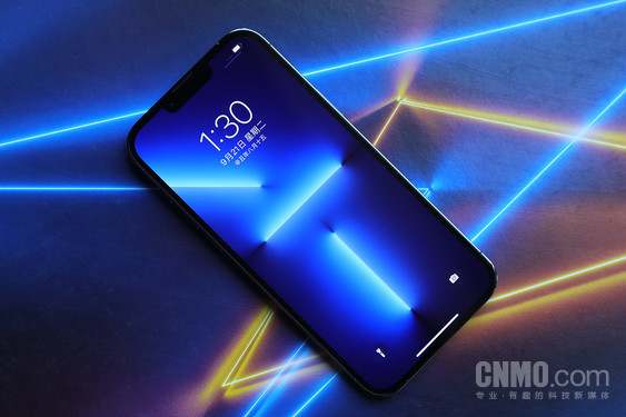 iPhone 13 Pro Max评测：用自由转换的焦点 “刷”出新的高度休闲区蓝鸢梦想 - Www.slyday.coM