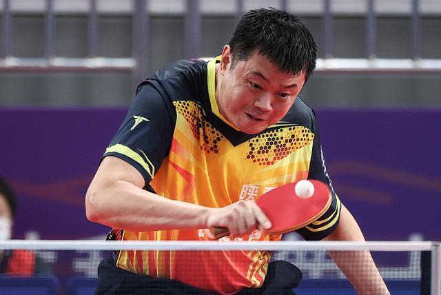 CCTV直播男团决战，国乒三巨头神仙打架，马龙王楚钦压制樊振东休闲区蓝鸢梦想 - Www.slyday.coM