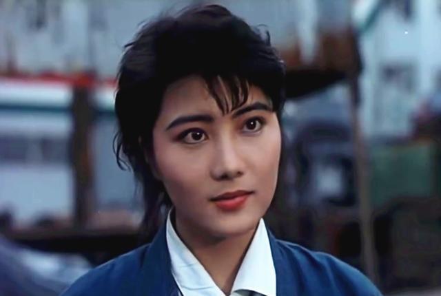 杨丽菁血泪史周比利现场将她踢晕半身瘫痪后遗症导演不愿负责