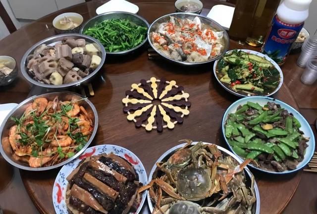 网友晒中秋节家宴,各有各的特色,网友:第6家一看就是川渝地区