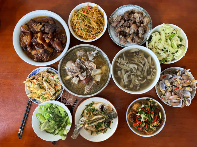 晒我家中秋节的10菜1汤，在朋友圈火了，网友：吃不起，家里没矿休闲区蓝鸢梦想 - Www.slyday.coM