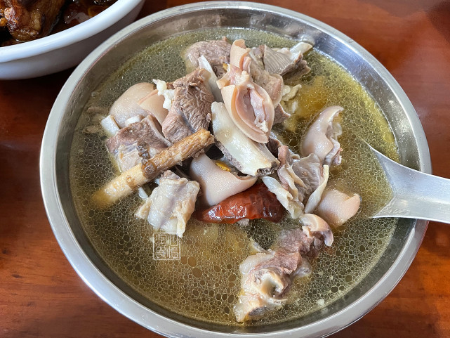 晒我家中秋节的10菜1汤，在朋友圈火了，网友：吃不起，家里没矿休闲区蓝鸢梦想 - Www.slyday.coM